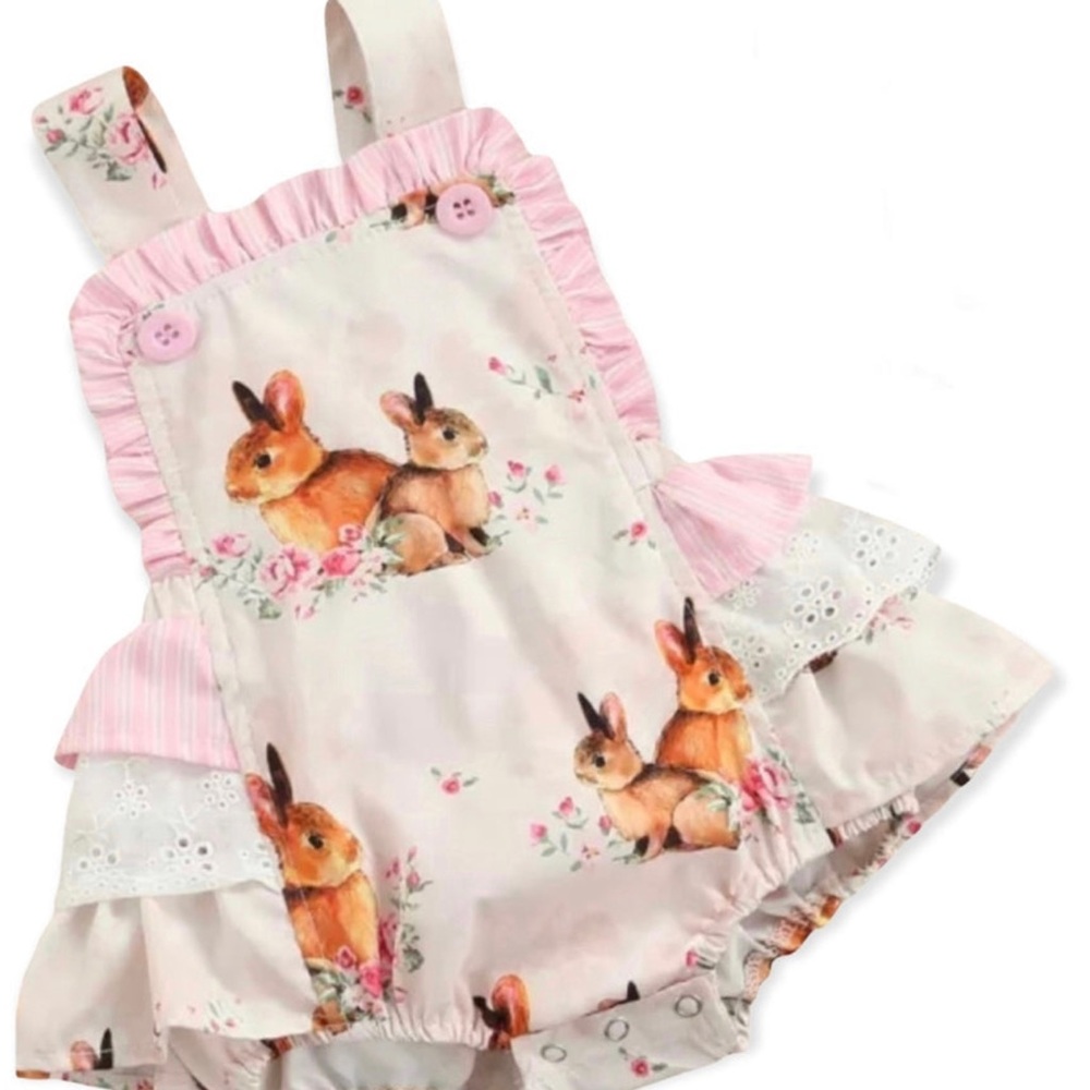 Bunny print 100% cotton ruffle infant romper.